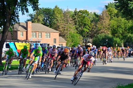 Peloton on sharp curve, 2013 TOEG