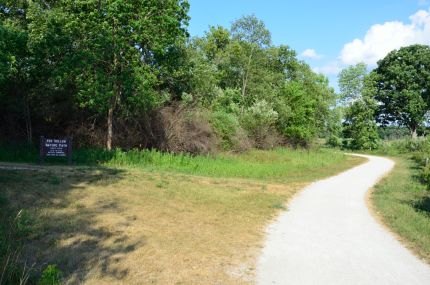 Fox Hollow Nature Path, Moraine Hills Park