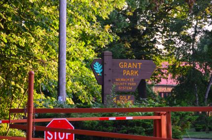Grant Park sign on Oak Leaf Trail