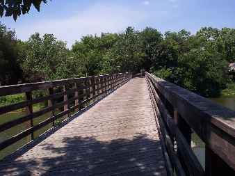The long wooden bridge before the town of Algonquin